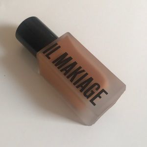 IL MAKIAGE Woke Up Like This Foundation